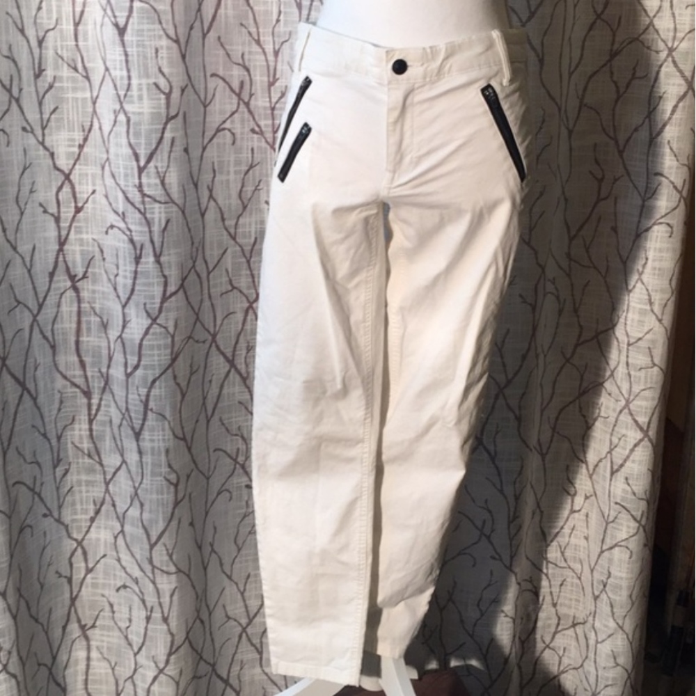 Gap white khaki skinny pant black zippers